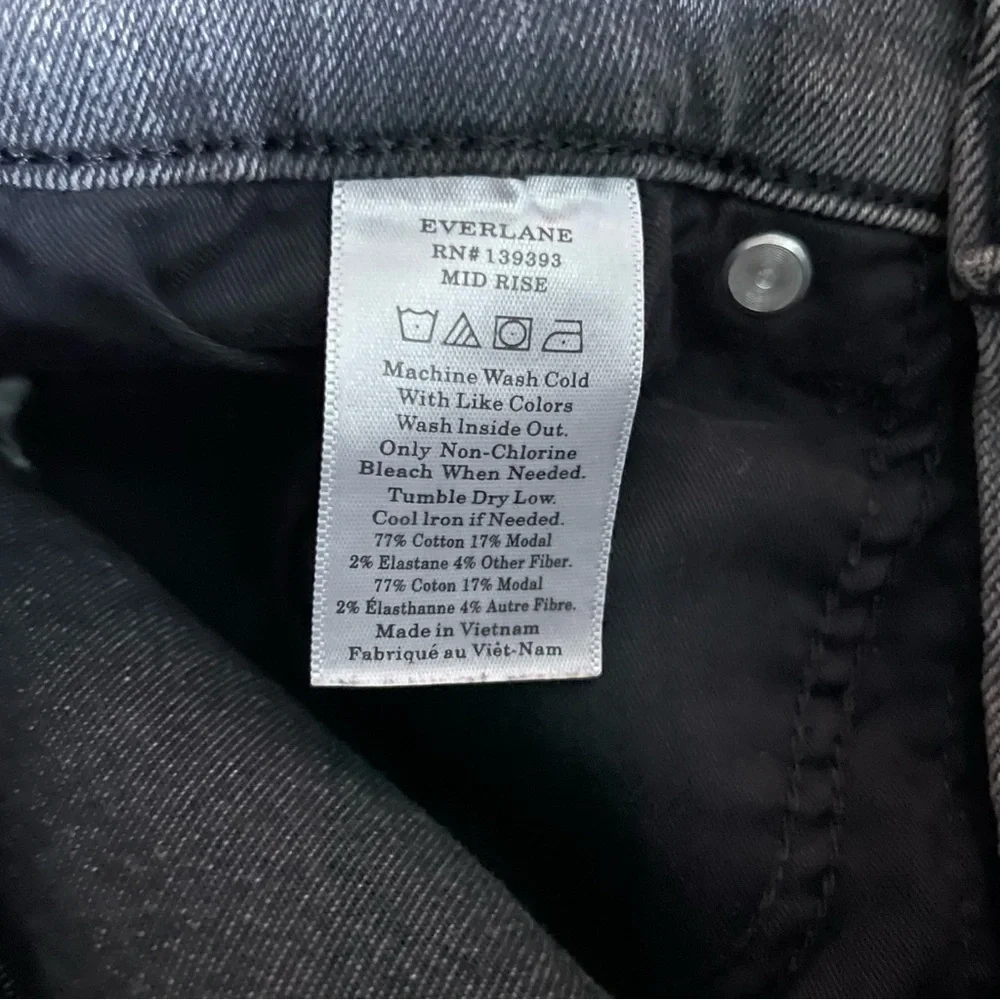 EVERLANE Mid-Rise Jeans Size 30 Reg Washed Black